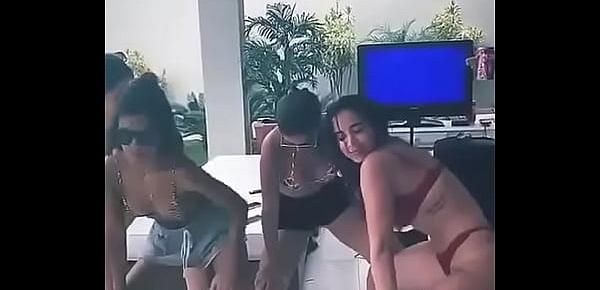  Anitta rebolando a raba 3